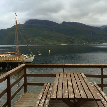 Elvegard Fjordcamp *