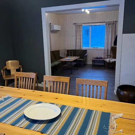 Elvegård Fjordcamp * Grov