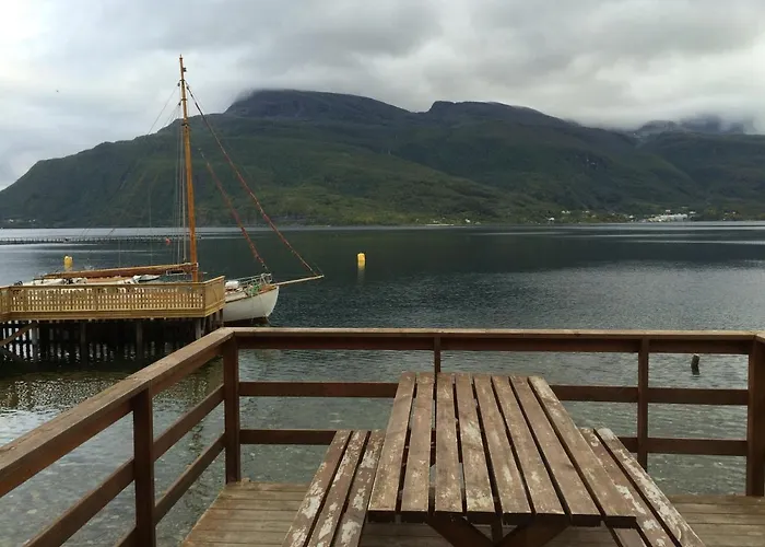 Elvegard Fjordcamp *