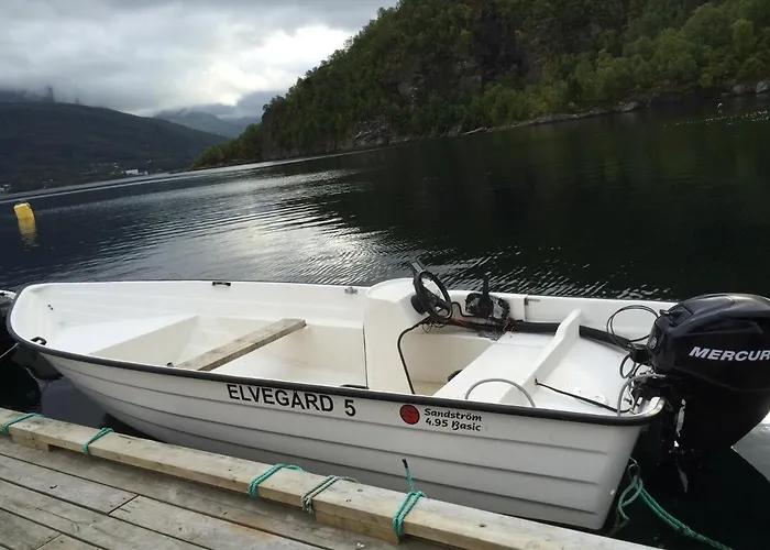 Elvegard Fjordcamp * Grov