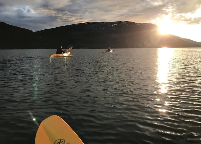 אתר קמפינג Elvegard Fjordcamp Grov