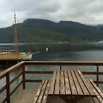 Elvegård Fjordcamp *