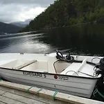 Elvegård Fjordcamp * Grov