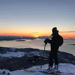 Elvegård Fjordcamp *